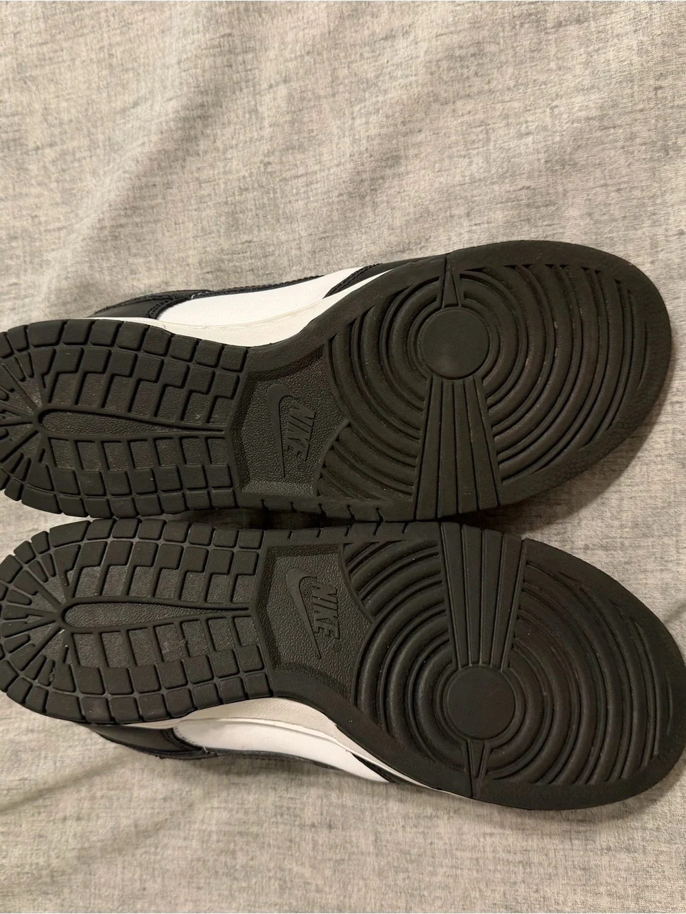 Nike Men's Black White Low-Top Sneakers